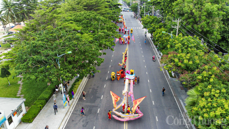 Mãn nhãn với Lễ hội Lân Sư Rồng đường phố thành phố Nha Trang năm 2023 Bắt mắt, hào hứng với Lễ hội Lân Sư Rồng thành phố Nha Trang năm 2023