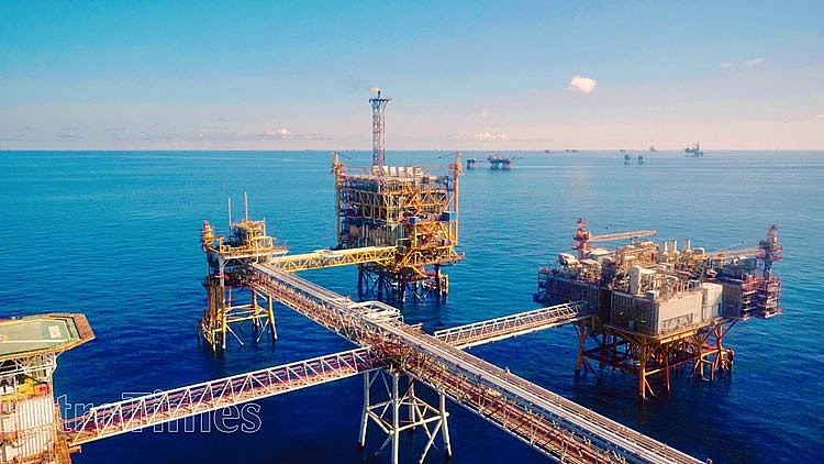 Petrovietnam: Khai thác dầu thô, sản xuất xăng dầu tăng trưởng ấn tượng