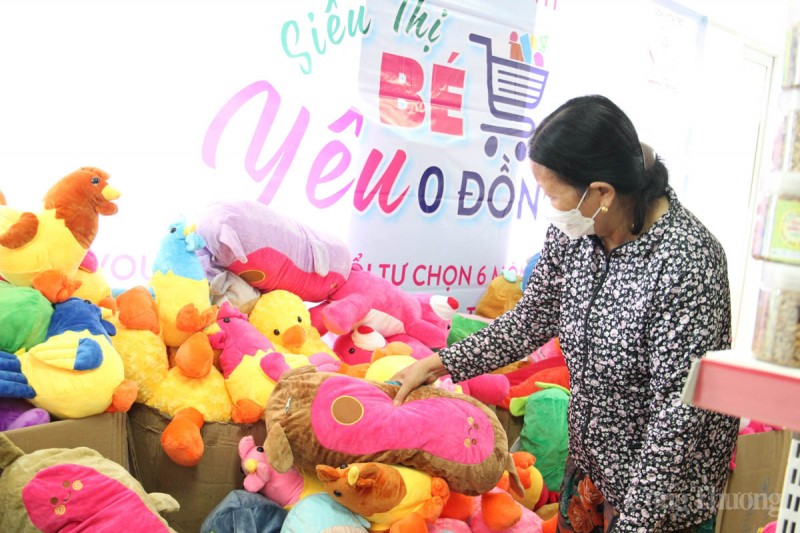 Tết Thiếu nhi sớm cho các em nhỏ tại bệnh viện Phụ sản Nhi Đà Nẵng