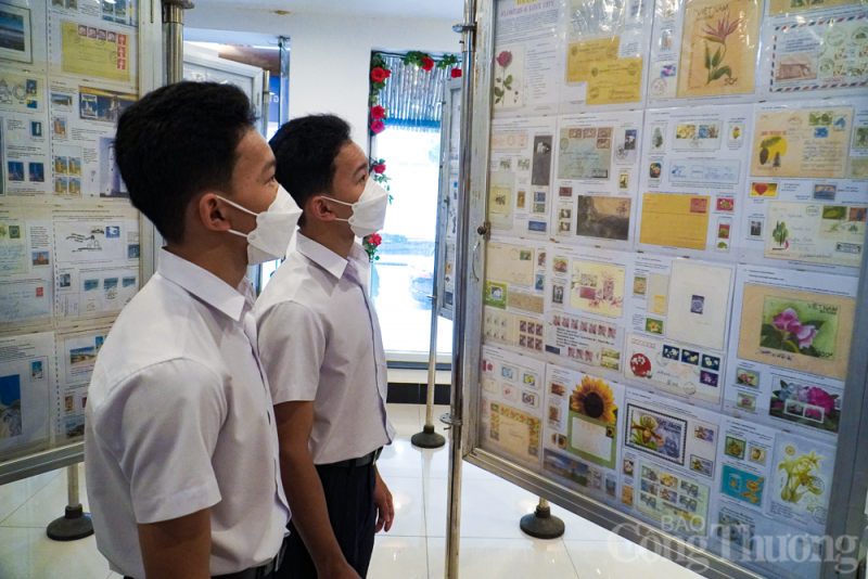 Khánh Hòa: Khai mạc triển lãm tem bưu chính "Nha Trang biển gọi" Khánh Hòa: Khai mạc triển lãm tem bưu chính "Nha Trang biển gọi"