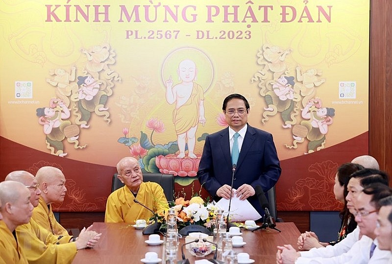 Thủ tướng Phạm Minh Chính chúc mừng các Chư tôn Giáo phẩm Giáo hội Phật giáo Việt Nam nhân dịp Đại lễ Phật đản.
