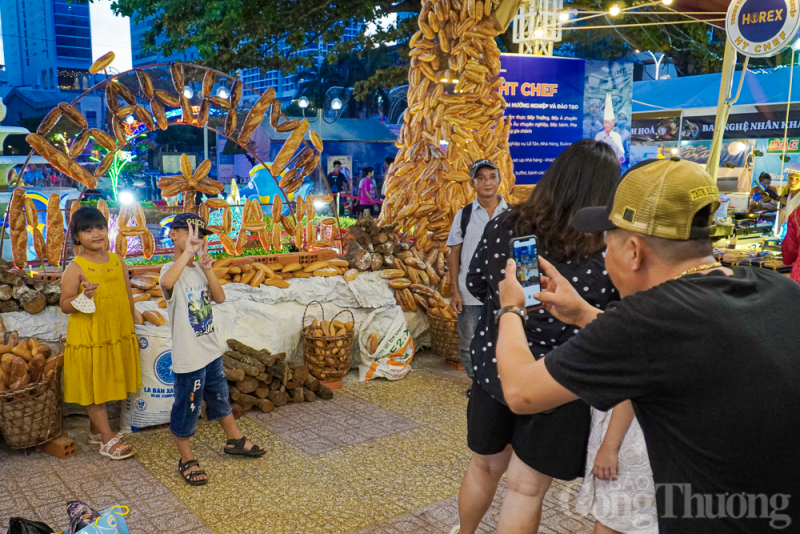 Hào hứng khám phá món ăn tại Lễ hội ẩm thực Festival Biển Nha Trang 2023 Hào hứng khám phá món ăn tại Lễ hội ẩm thực Festival Biển Nha Trang 2023