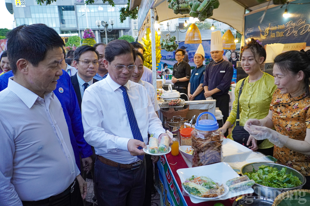 Hào hứng khám phá món ăn tại Lễ hội ẩm thực Festival Biển Nha Trang 2023 Hào hứng khám phá món ăn tại Lễ hội ẩm thực Festival Biển Nha Trang 2023