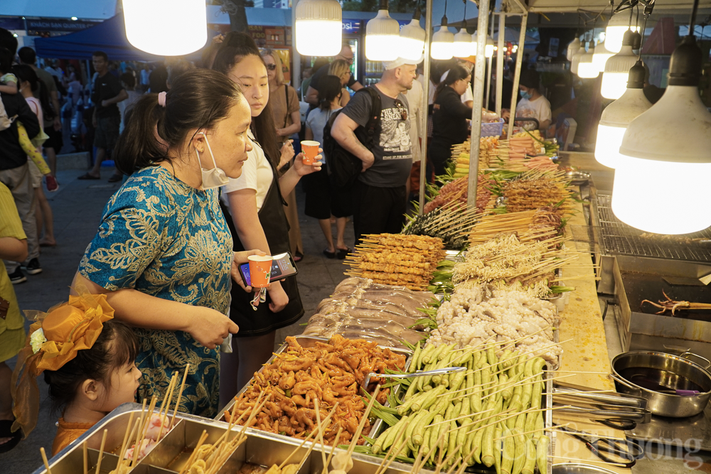 Hào hứng khám phá món ăn tại Lễ hội ẩm thực Festival Biển Nha Trang 2023 Hào hứng khám phá món ăn tại Lễ hội ẩm thực Festival Biển Nha Trang 2023