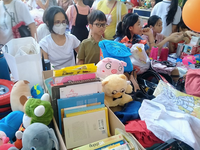 Phiên chợ đồ cũ, đồ tái chế “Hành động xanh” - Lan tỏa hành động vì môi trường