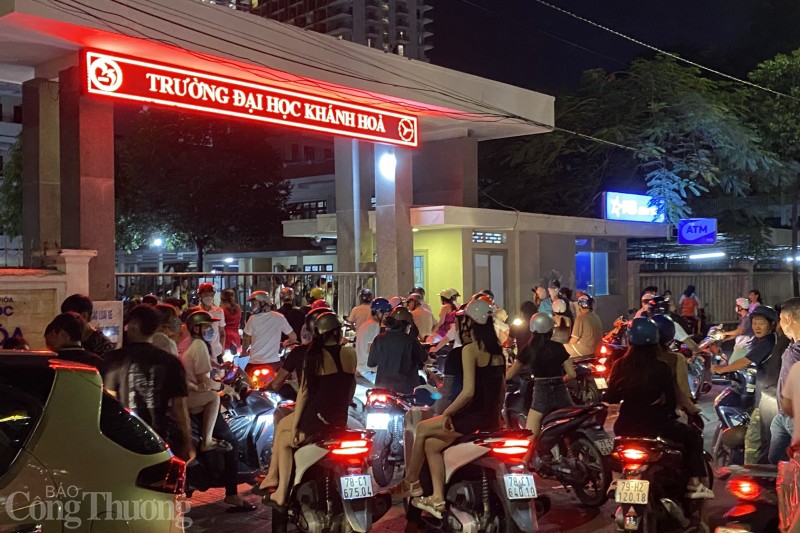 Biển người đổ về Lễ khai mạc Festival Biển Nha Trang 2023