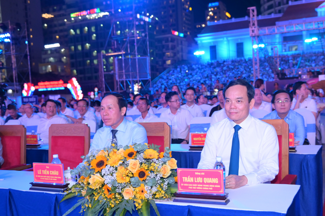 Festival Biển Nha Trang-Khánh Hòa 2022 chính thức khai mạc - Ảnh 1.