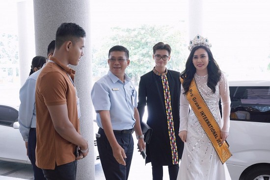 hoa hau phan kim oanh quang ba hinh anh ao dai viet nam tai myanmar