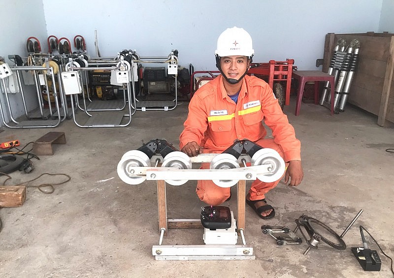 Đinh Văn Thảo với những sáng kiến tiền tỷ cho ngành truyền tải điện