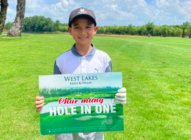 bat ngo voi 2 vong dau dau tien giai vo dich golf tre tphcm vga junior tour