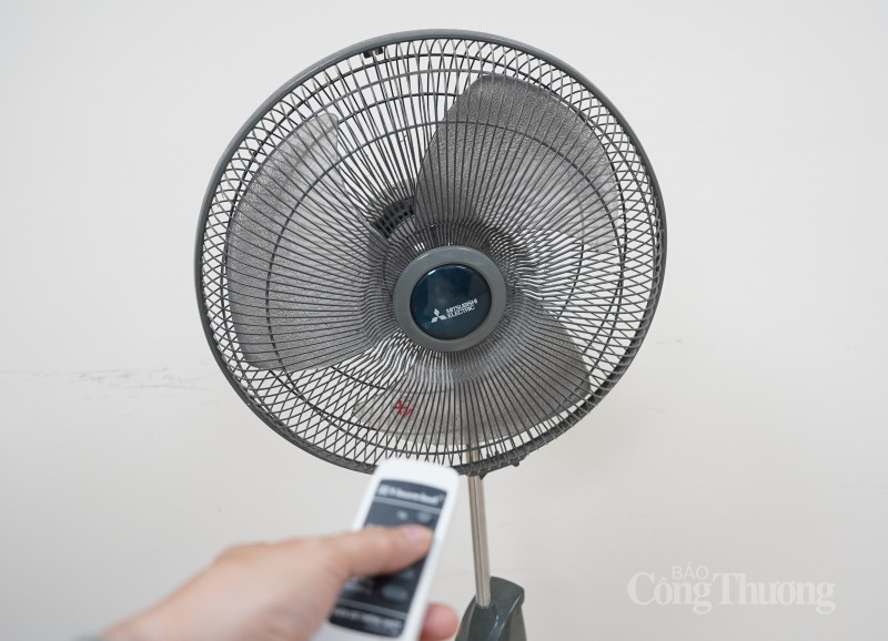 Báo Công Thương nghiêm túc triển khai thực hiện tiết kiệm điện Báo Công Thương nghiêm túc triển khai thực hiện tiết kiệm điện