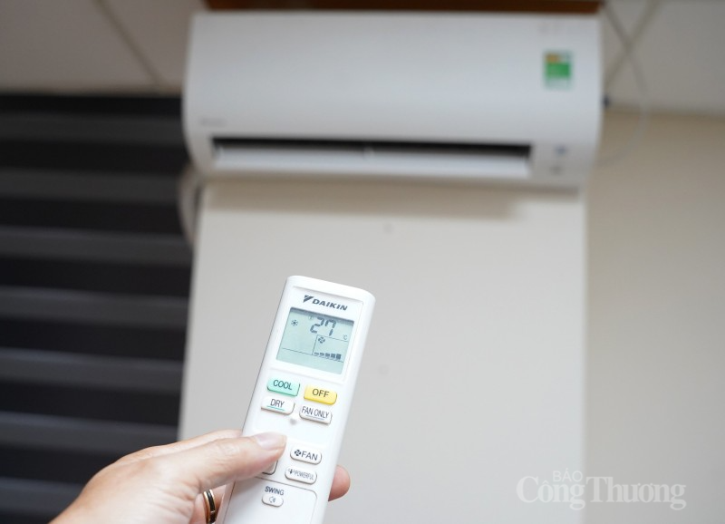 Báo Công Thương nghiêm túc triển khai thực hiện tiết kiệm điện Báo Công Thương nghiêm túc triển khai thực hiện tiết kiệm điện