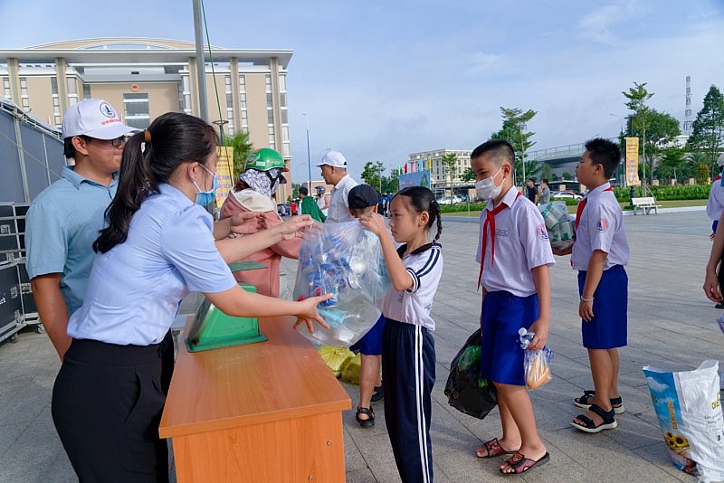 Doanh nghiệp sữa cô gái Hà Lan hưởng ứng ngày môi trường Thế giới tại tỉnh Bình Dương