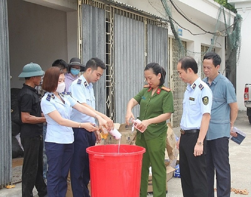 Thanh Hóa: Tiêu hủy 116 mặt hàng nhập lậu, không có giấy tờ xuất xứ