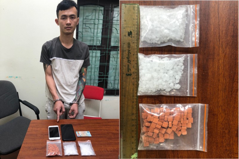 Vũ Văn Hưởng cùng vật chứng thu giữ (Ảnh CA Quảng Ninh)