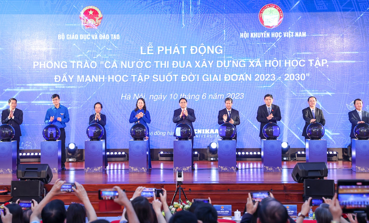 Thủ tướng phát động phong trào cả nước thi đua xây dựng xã hội học tập - Ảnh 7.