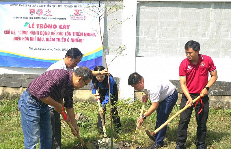 Ngành điện TP. Hồ Chí Minh triển khai nhiều hoạt động vì môi trường