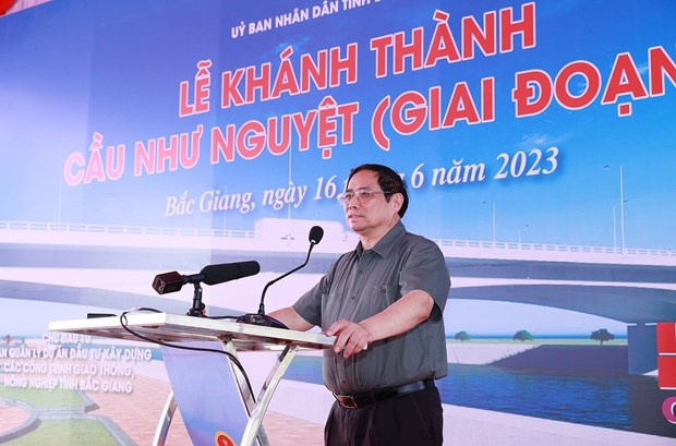 Bac Giang: Khanh thanh cau Nhu Nguyet va khoi cong du an nha o xa hoi hinh anh 1