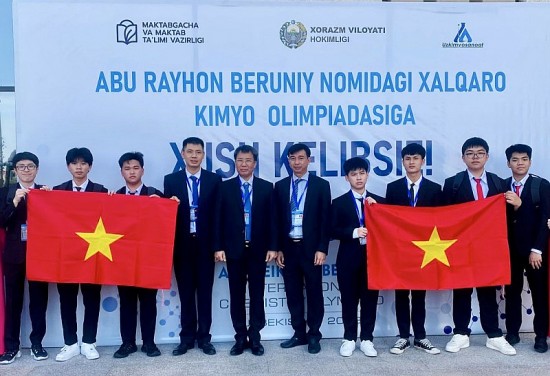 viet nam co 4 hoc sinh gianh huy chuong vang olympic hoa hoc