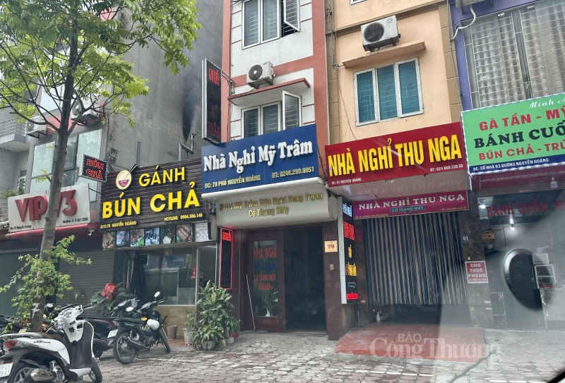 Hà Nội: Hàng loạt thương hiệu, cửa hàng "trưng" điện sáng giữa ban ngày Hà Nội: Hàng loạt thương hiệu, cửa hàng "trưng" điện sáng giữa ban ngày