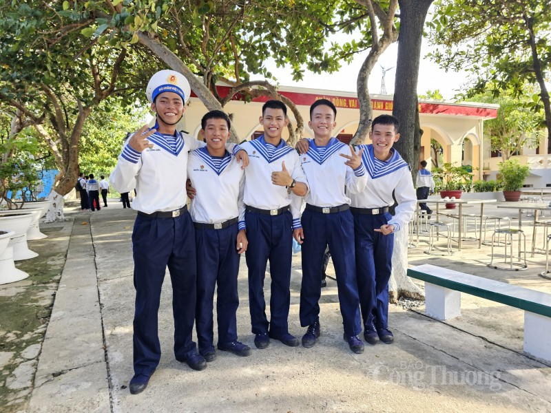 Tháng 6 ở Trường Sa Tháng 6 ở Trường Sa