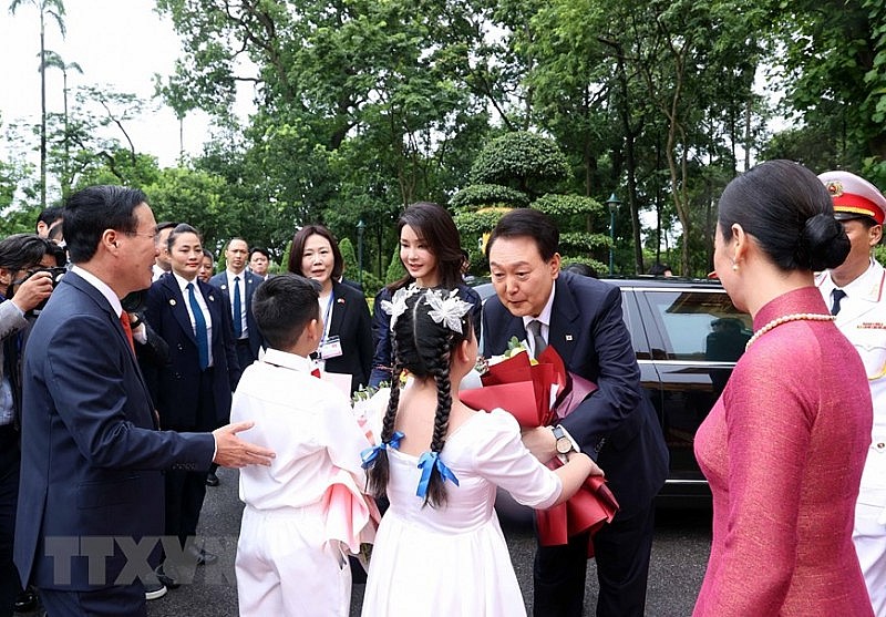 Thiếu thi Thủ đô chào mừng Tổng thống Hàn Quốc Yoon Suk Yeol và Phu nhân thăm cấp Nhà nước tới Việt Nam.