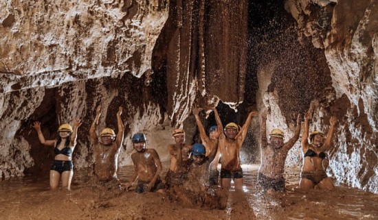 Phong Nha- Kẻ Bàng: Phấn đấu trở thành kinh đô du lịch mạo hiểm của Châu Á