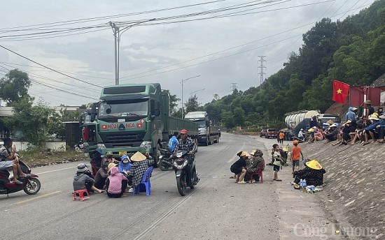 Vụ dân chặn xe tải vào cảng biển Vissai Nghệ An: Yêu cầu tháo dỡ dây chuyền sàng than