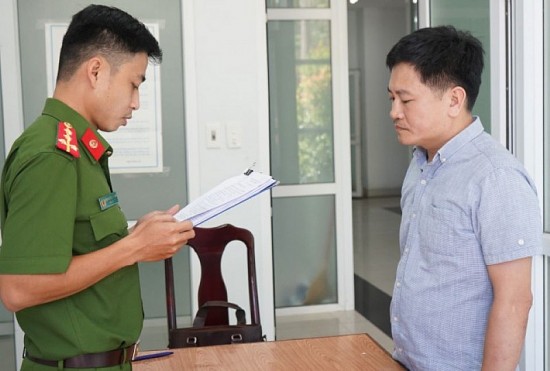 mao nhan co quen biet rong de ban dat chiem doat 17 ty dong