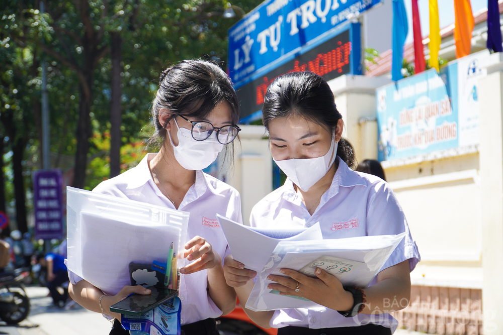 Khánh Hòa: Kết thúc môn thi Ngữ Văn, thí sinh “thở phào” vì đề vừa sức