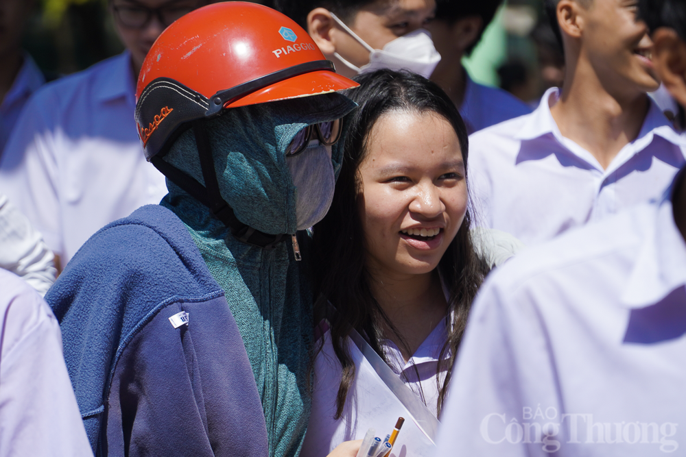 Khánh Hòa: Kết thúc môn thi Ngữ Văn, thí sinh “thở phào” vì đề vừa sức