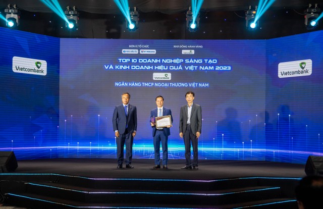 Vietcombank dẫn đầu Top 10 ngân hàng sáng tạo và kinh doanh hiệu quả năm 2023 ảnh 4