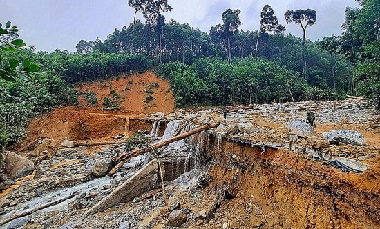 Dự báo thời tiết hôm nay ngày 30/6/2023: Mưa dông diện rộng, lốc sét, Bắc Bộ, Tây Nguyên và Nam Bộ