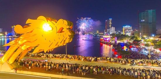 le hoi phao hoa quoc te cu hich de du lich da nang quay tro lai thoi hoang kim