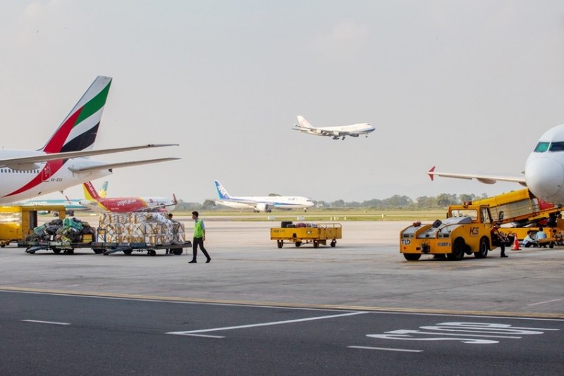 Tạm đình chỉ Kiểm soát viên không lưu về sự cố 2 máy bay suýt “giao cắt” tại sân bay Nội Bài