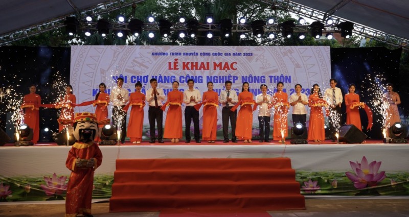 Gần 300 gian hàng tại hội chợ công nghiệp nông thôn khu vực Bắc Trung Bộ - Quảng Bình 2023