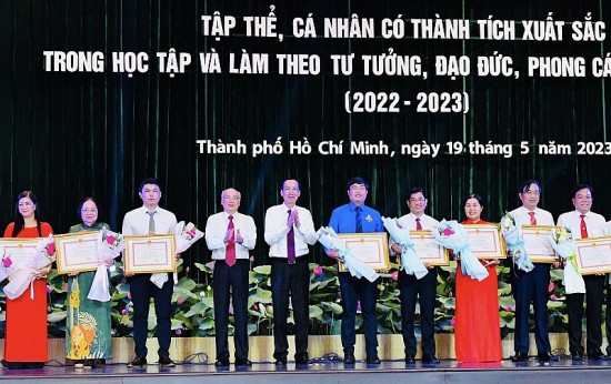 Đảng bộ TCT Điện lực TP.HCM: Nhiều giải pháp thực hiện tốt công tác bảo vệ nền tảng tư tưởng của Đảng