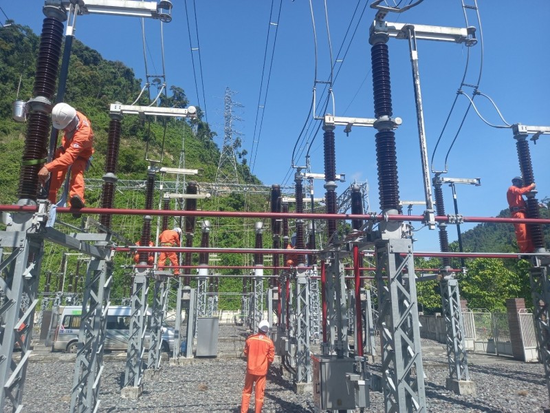 Vệ sinh bảo dưỡng Trạm 220kV, phòng tránh tổn hao trong quá trình sản xuất