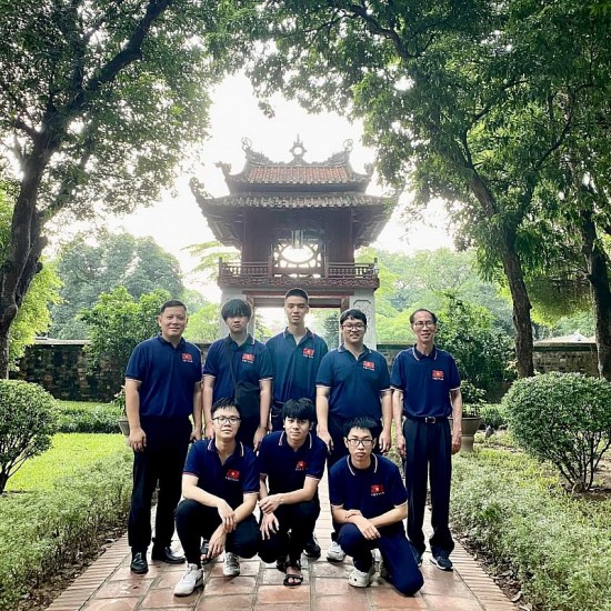 ca 6 hoc sinh viet nam du ky thi olympic toan quoc te deu doat giai