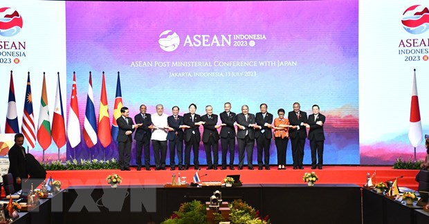 AMM-56: Bo truong Bui Thanh Son du cac cuoc hop giua ASEAN va doi tac hinh anh 1