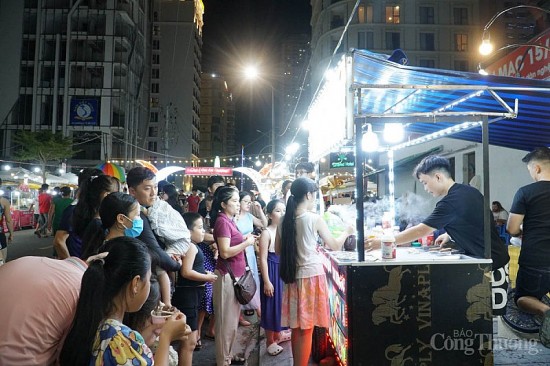 da nang khai truong cho dem an thuong va pho thanh toan khong dung tien mat