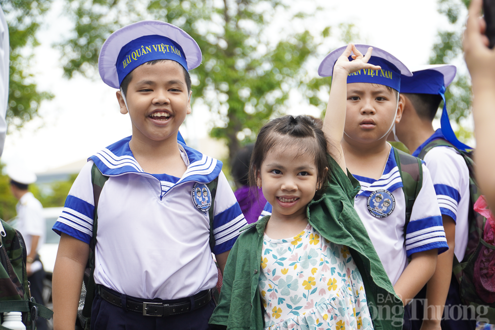 Thiếu nhi Khánh Hòa tập làm chiến sĩ hải quân Thiếu nhi Khánh Hòa tập làm chiến sĩ hải quân: Nhân lên tình yêu biển đảo!
