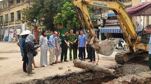 Khẩu súng thần công thuộc triều Nguyễn vừa được phát hiện và đưa về Bảo tàng Hải Phòng bảo quản. (Ảnh: Cổng TTĐT Hải Phòng)