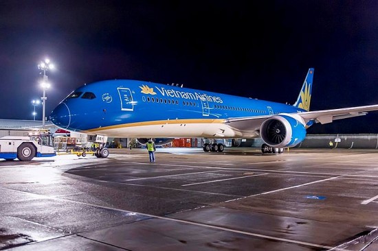 san bay noi bai dong cua ngay 187 vietnam airlines dieu chinh lich khai thac do anh huong cua bao so 1