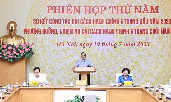 doanh nghiep can duoc tiep can thu tuc hanh chinh nhanh chong va thuan loi nhat