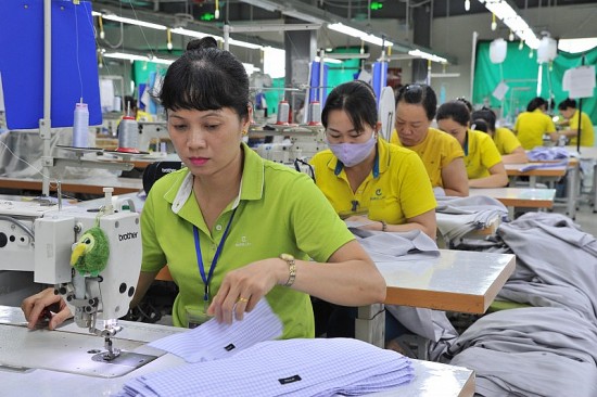 vinatex lo nhu cau hang may mac thap con keo dai