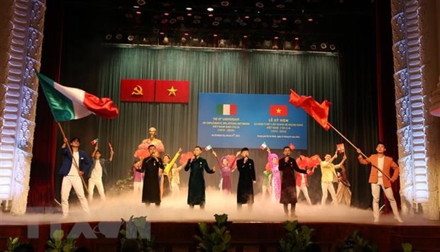 Co hoi moi cho tang cuong hop tac doi tac chien luoc Viet Nam-Italy hinh anh 1