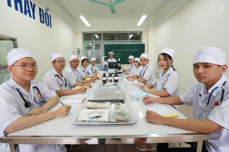 Công bố điểm sàn ngành y khoa, sư phạm Công bố điểm sàn ngành y khoa, sư phạm