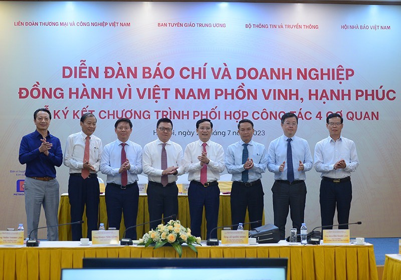 Thắt chặt mối quan hệ tương hỗ báo chí và doanh nghiệp