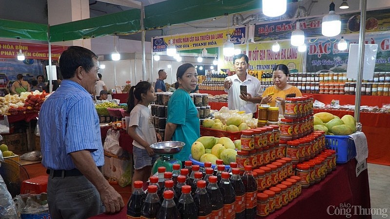 Đặc sắc các gian hàng tại Hội chợ triển lãm hàng công nghiệp, nông thôn khu vực phía Bắc Đặc sắc các gian hàng tại Hội chợ Triển lãm hàng công nghiệp nông thôn khu vực phía Bắc